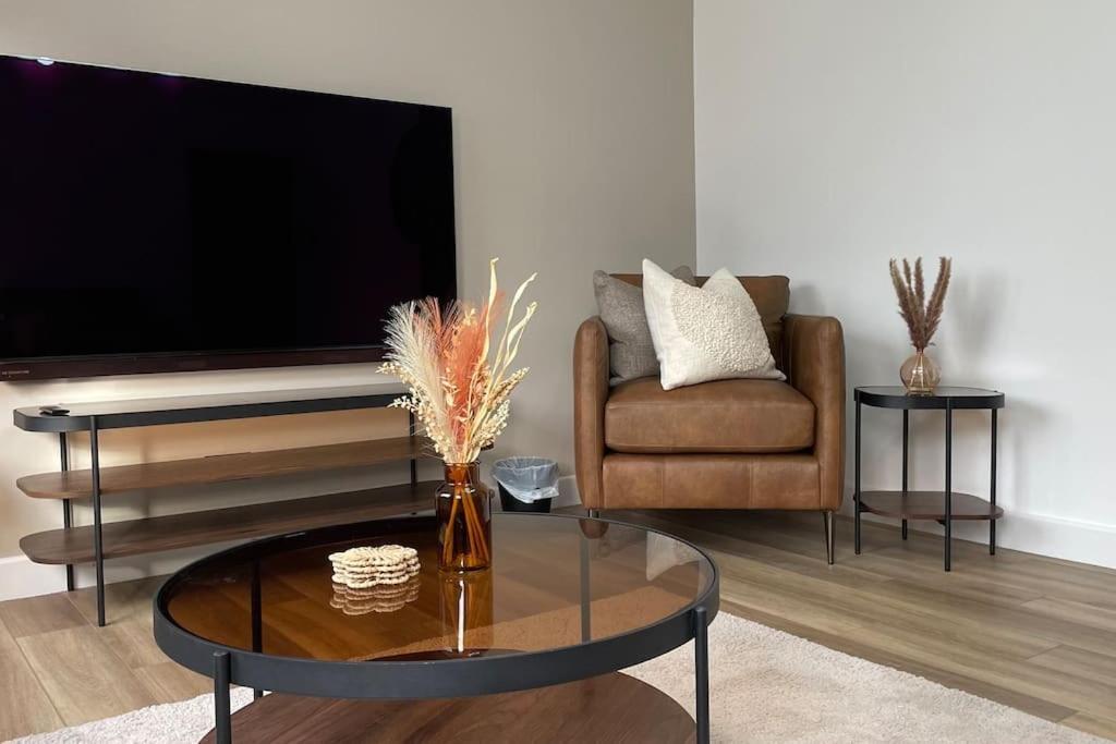 Braeview, Contemporary Luxury Nc500 - Sleeps 5 * Wick (Highlands)